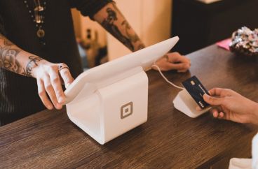 When do we become a cashless society?